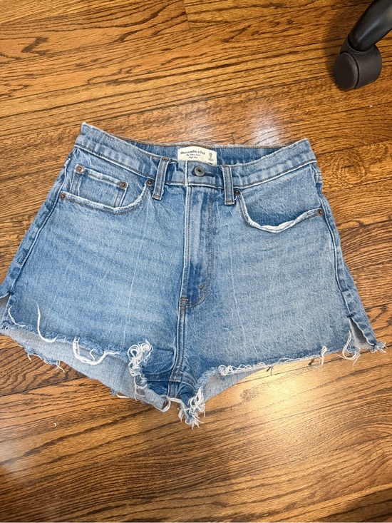 Abercrombie & Fitch Pants - Abercrombie & Fitch High Rise Mom short